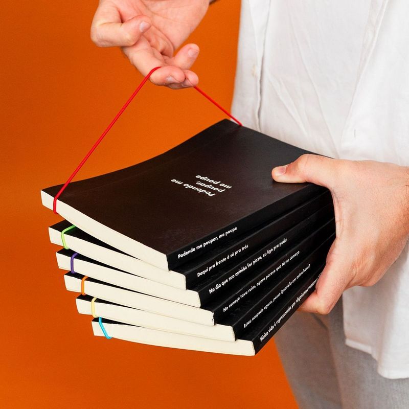 Caderno Amarguinhos Podendo Me Poupar