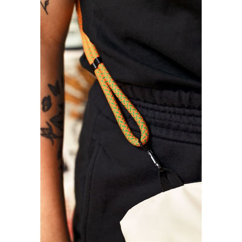 Cordinha Preta Mandm