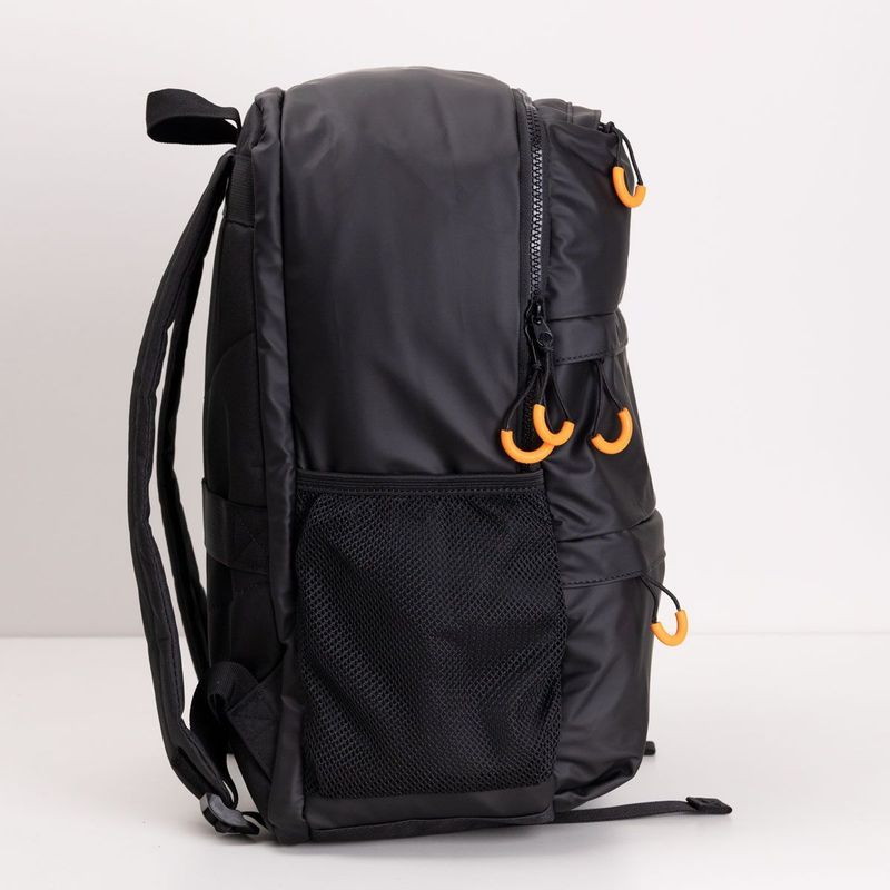 Mochila Emborrachada Bolsos Preto