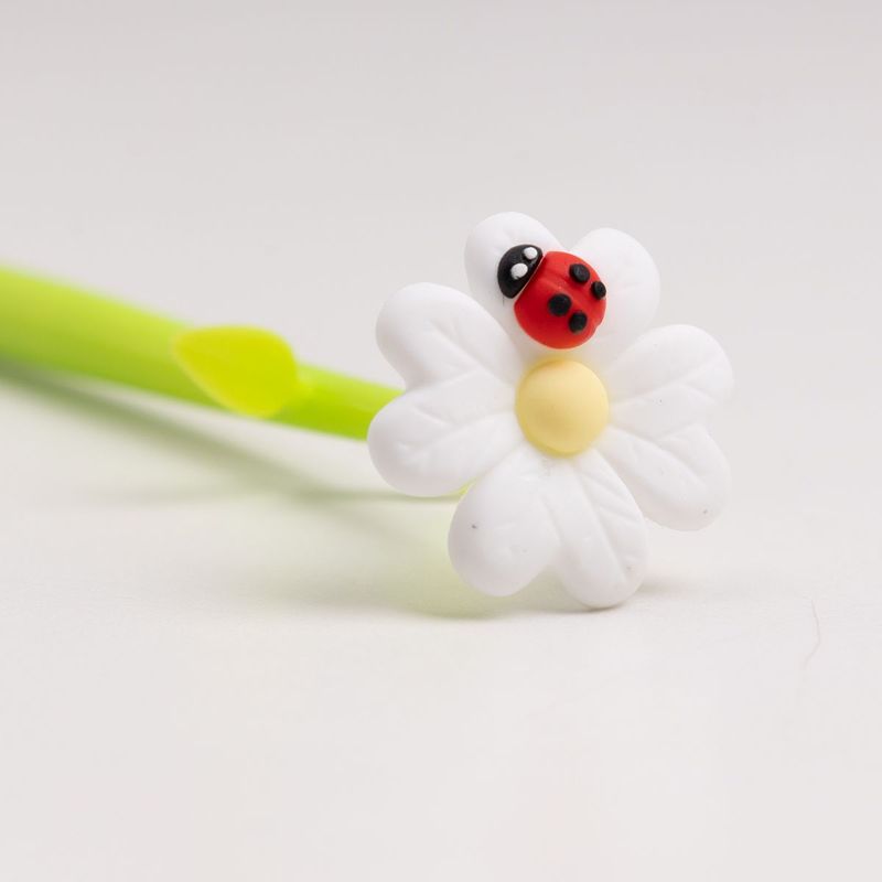 Caneta-de-silicone-flor-e-joaninha