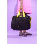 Bolsa-Matelasse-Preta-Detalhes-Neon