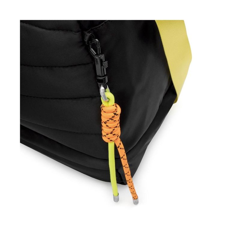 Bolsa-Matelasse-Preta-Detalhes-Neon